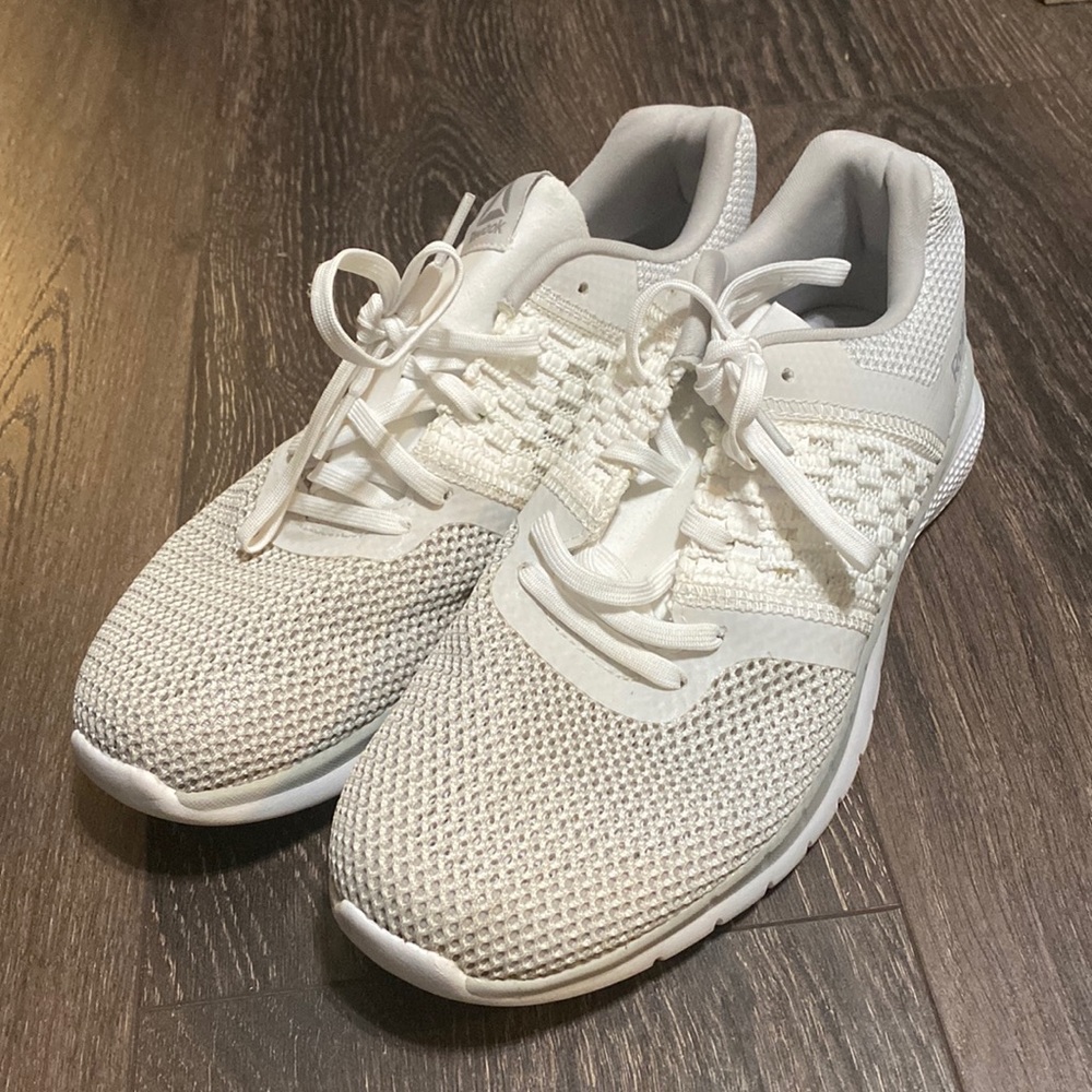 White Men’s 9 1/2 Reebok Tennis Shoes